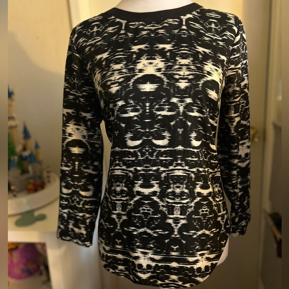 J crew size 0 previously loved pattern blouse